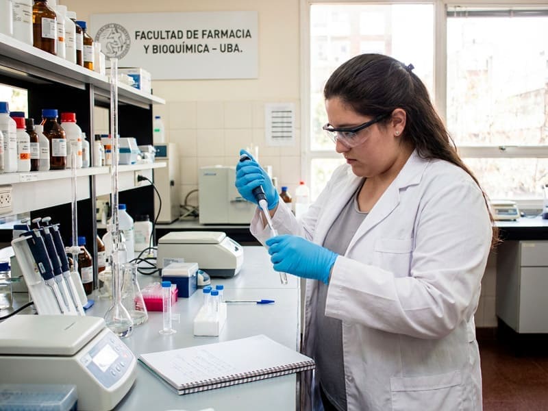 Milagros en el laboratorio de la UBA